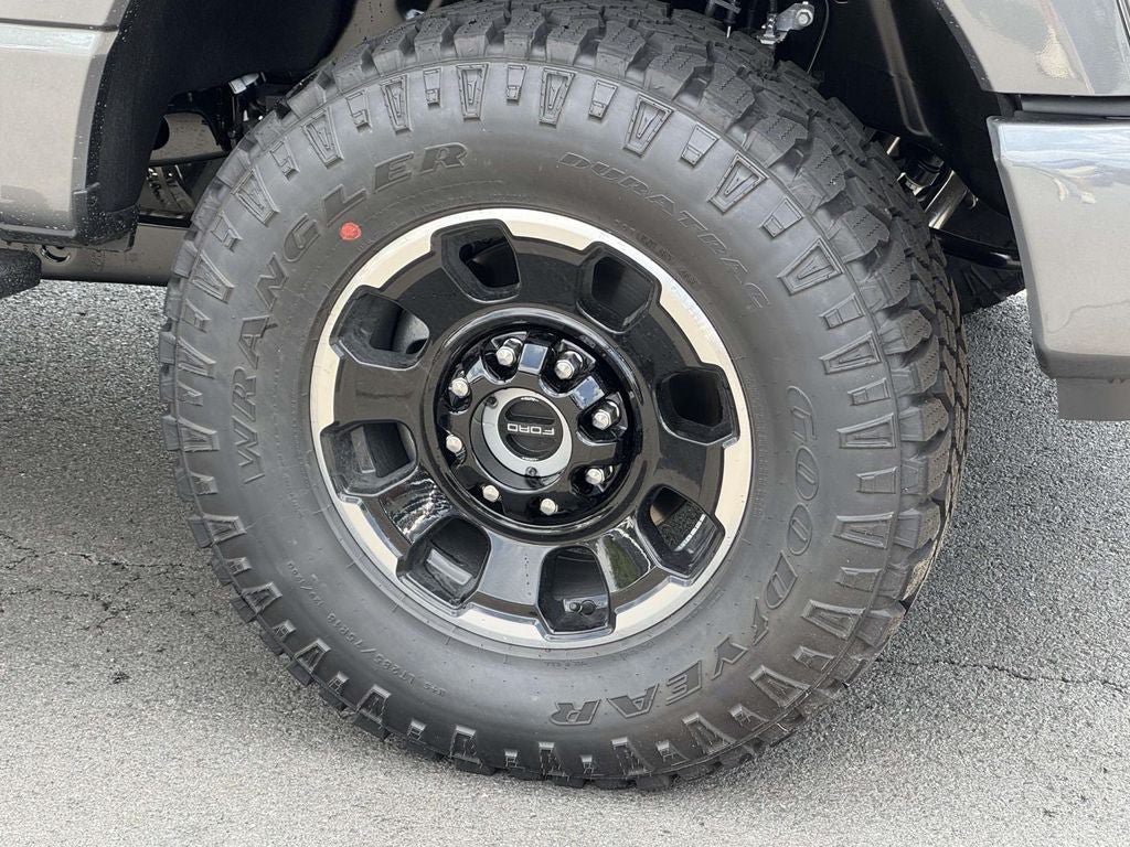 New 2026 Ford F350 Platinum w/ Tremor Off-Road Package AWD/4WD image 8