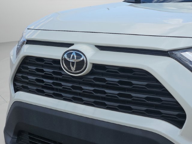 Used 2022 Toyota RAV4 XLE Premium FWD image 27