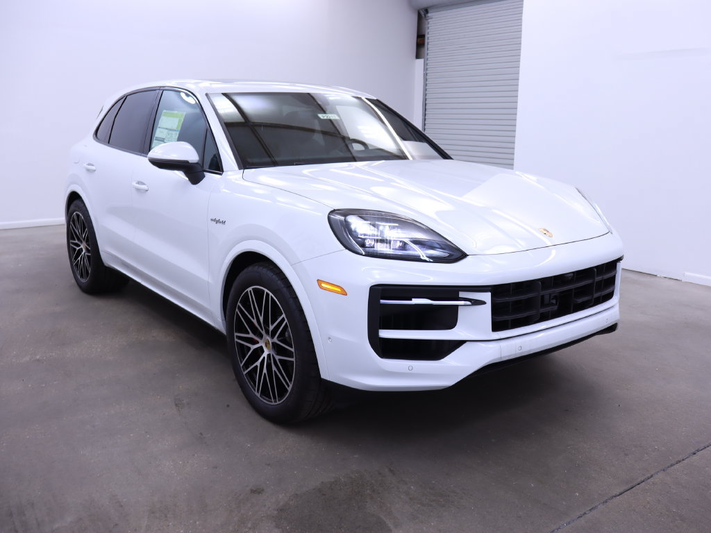 Used 2024 Porsche Cayenne S AWD/4WD image 10