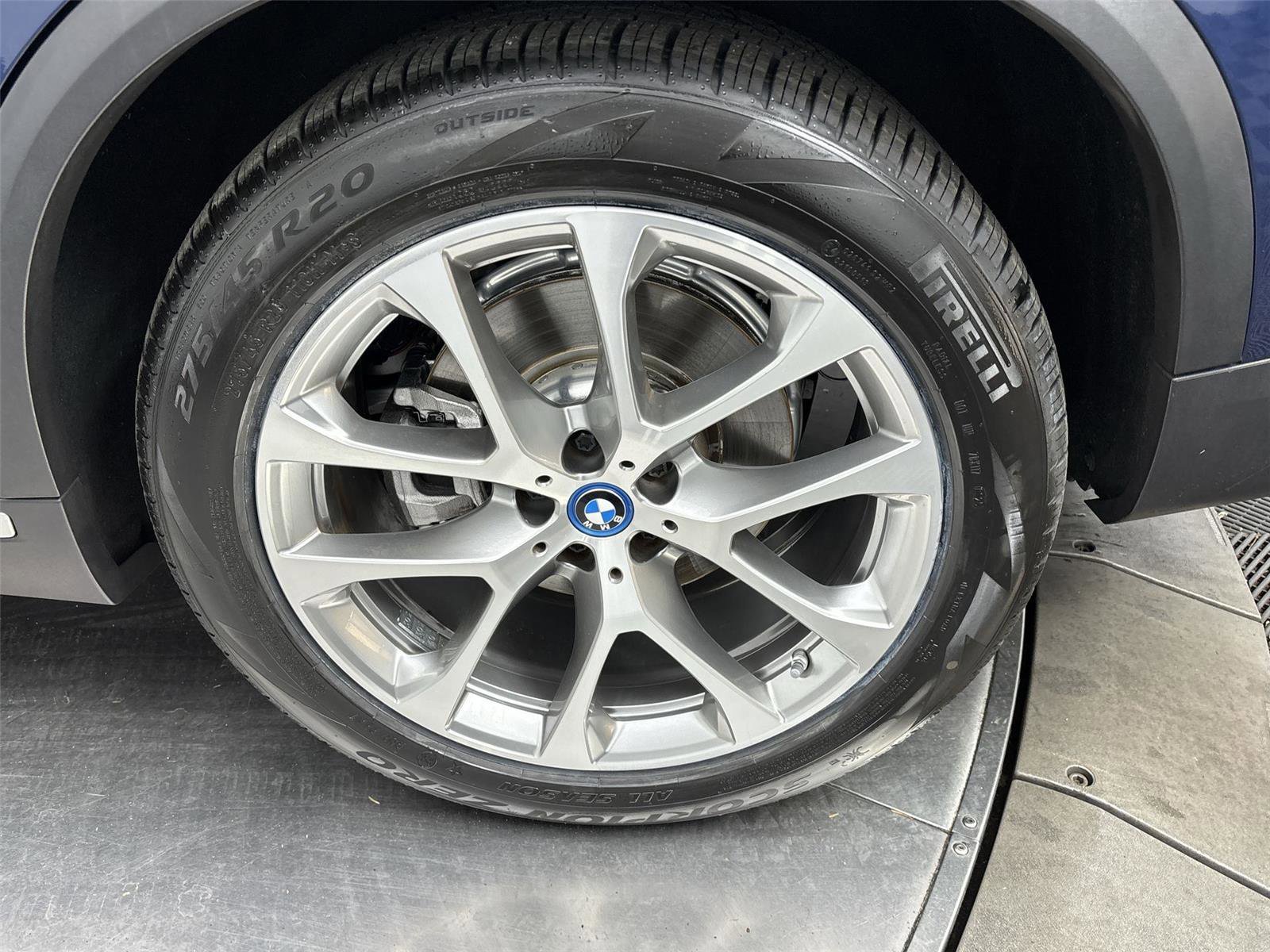 Used 2022 BMW X5 xDrive45e w/ Climate Comfort Package image 27