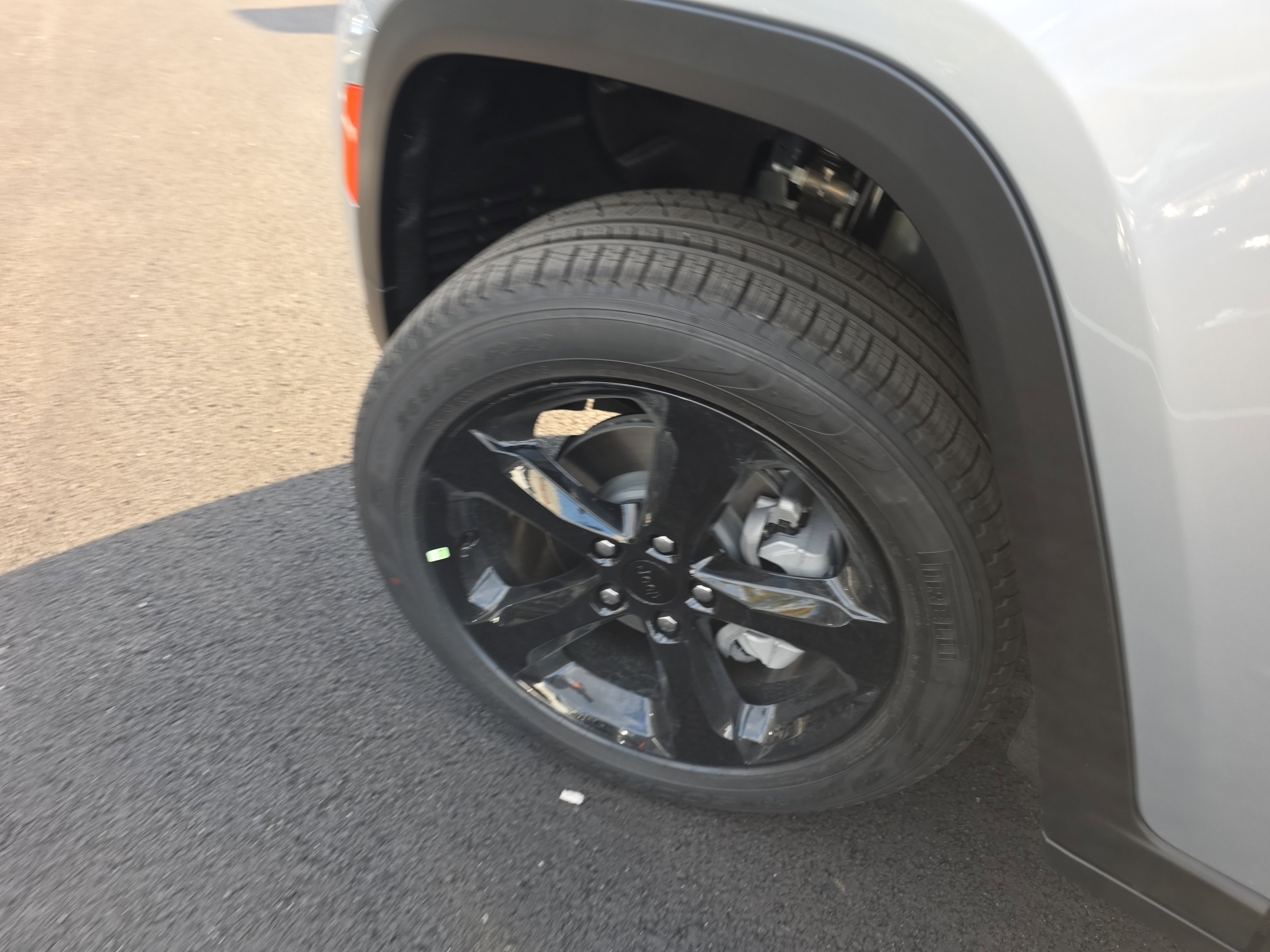 New 2025 Jeep Grand Cherokee Limited w/ Black Appearance Package image 32