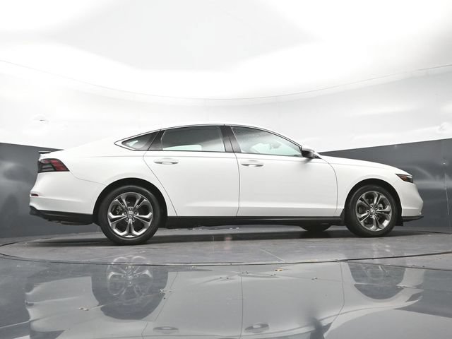 Certified 2023 Honda Accord EX image 27