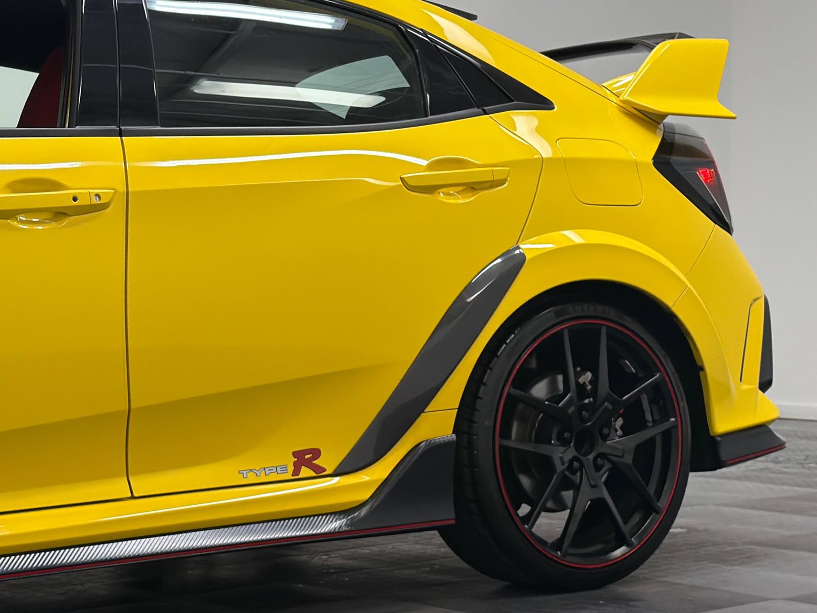 Used 2021 Honda Civic Type R Limited image 6