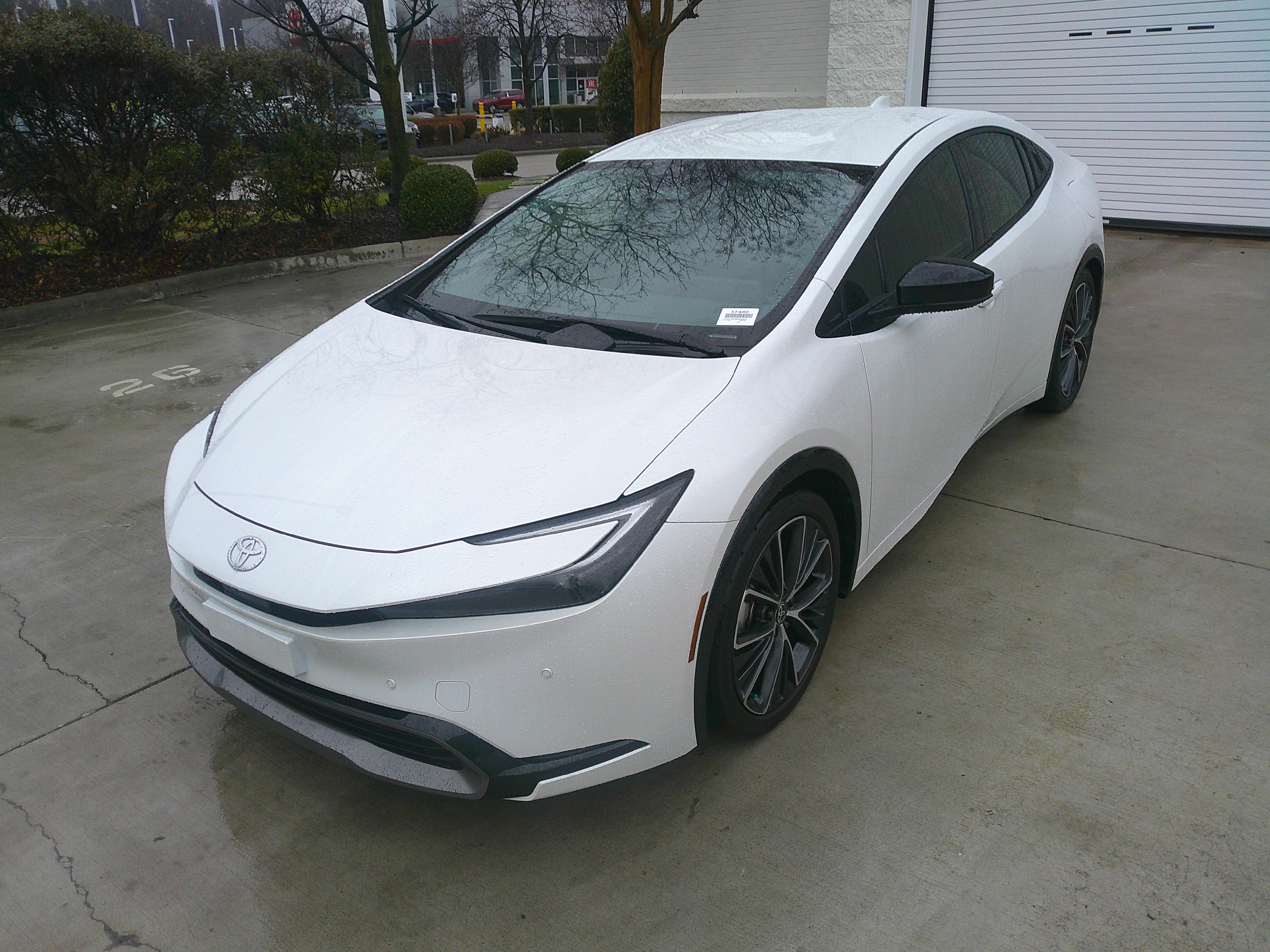 Used 2024 Toyota Prius XLE image 6