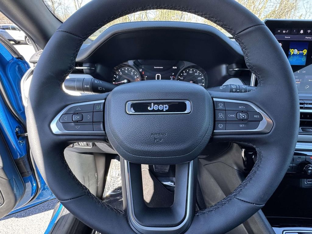 Used 2026 Jeep Compass Limited AWD/4WD image 18