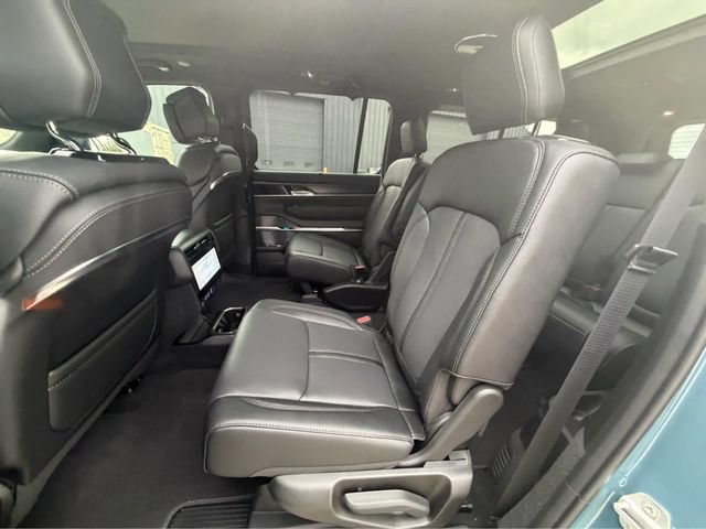 New 2026 Jeep Grand Wagoneer L Summit AWD/4WD image 38