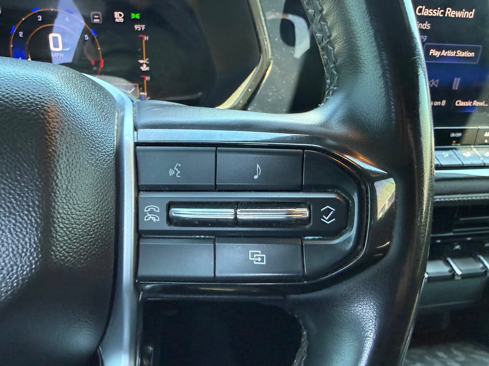 Certified 2023 Chevrolet Colorado LT AWD/4WD image 18