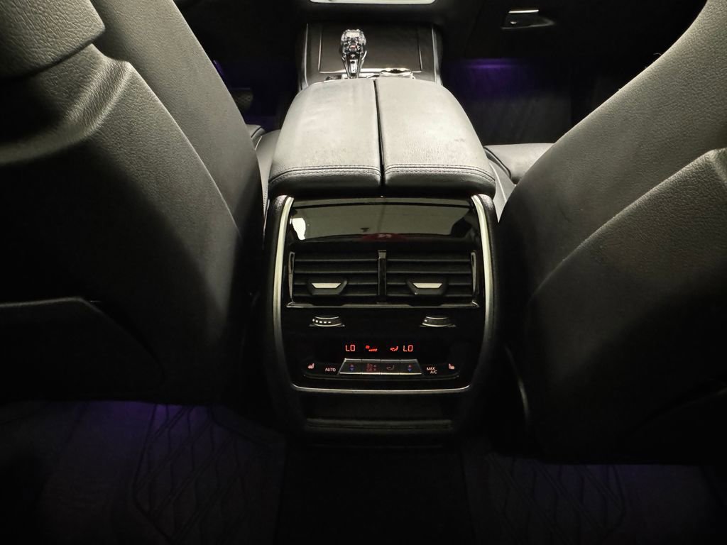 Used 2022 BMW X7 xDrive40i w/ Executive Package image 28