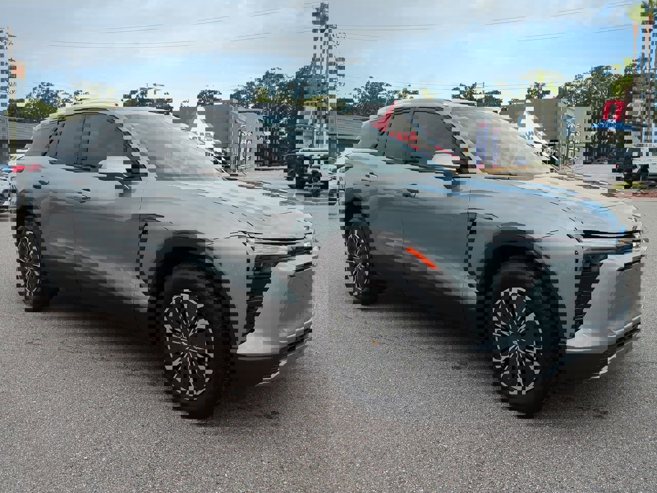 Used 2024 Chevrolet Blazer EV LT image 2