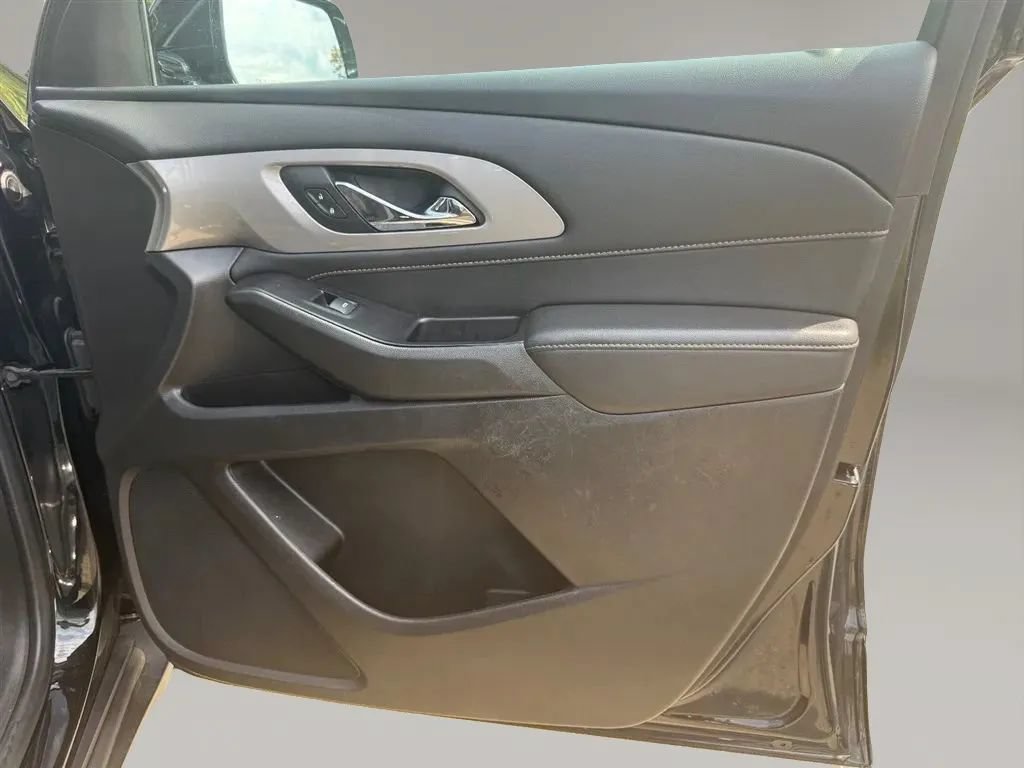 Used 2020 Chevrolet Traverse LS AWD/4WD image 33