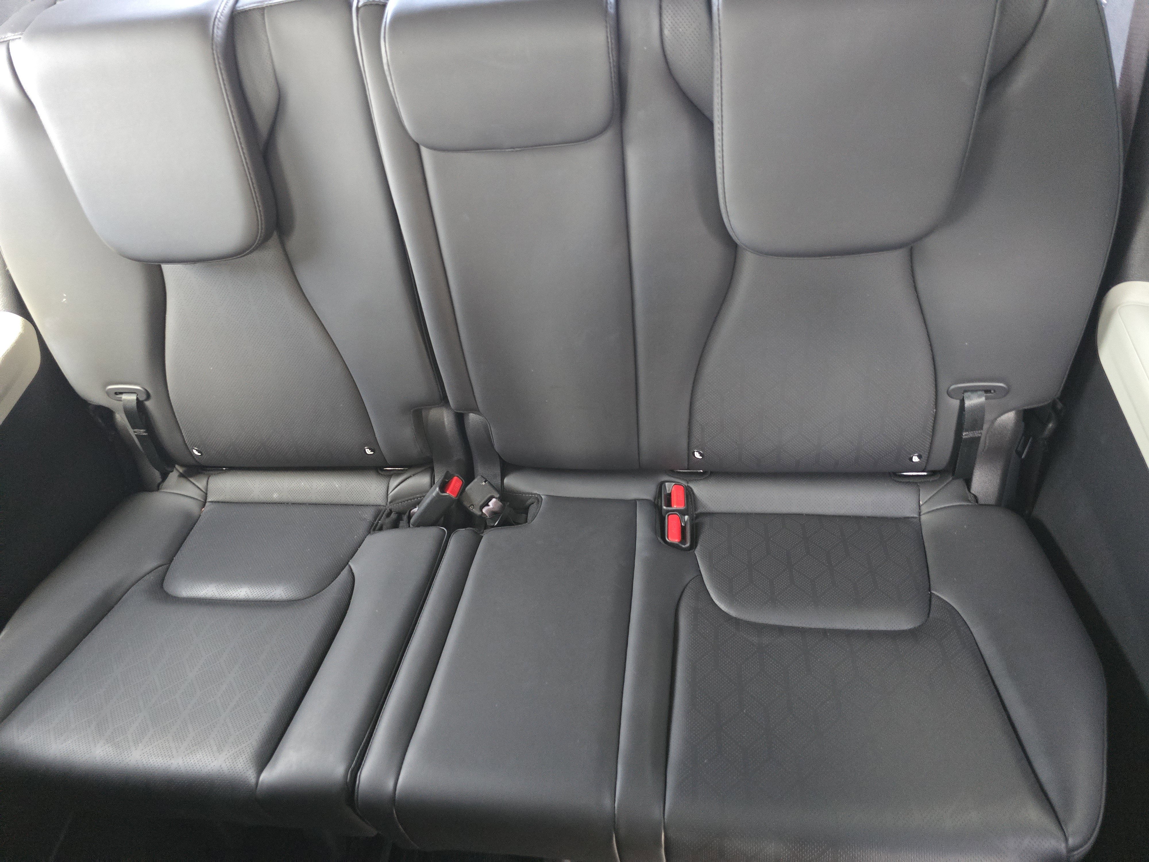 Used 2024 Kia Carnival LX image 17