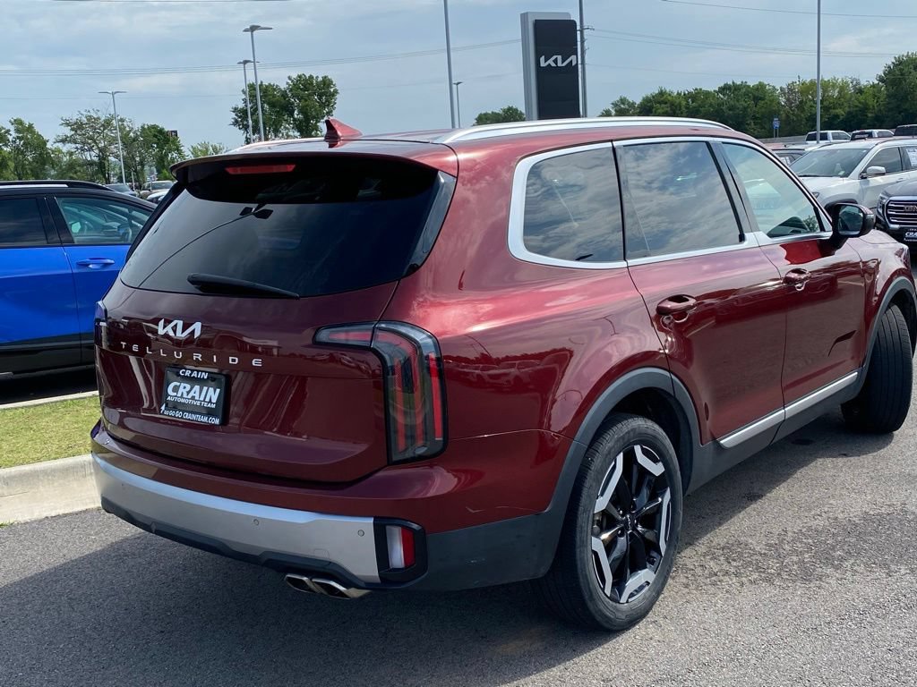 Used 2023 Kia Telluride EX w/ EX Captain's Chair Package FWD image 7