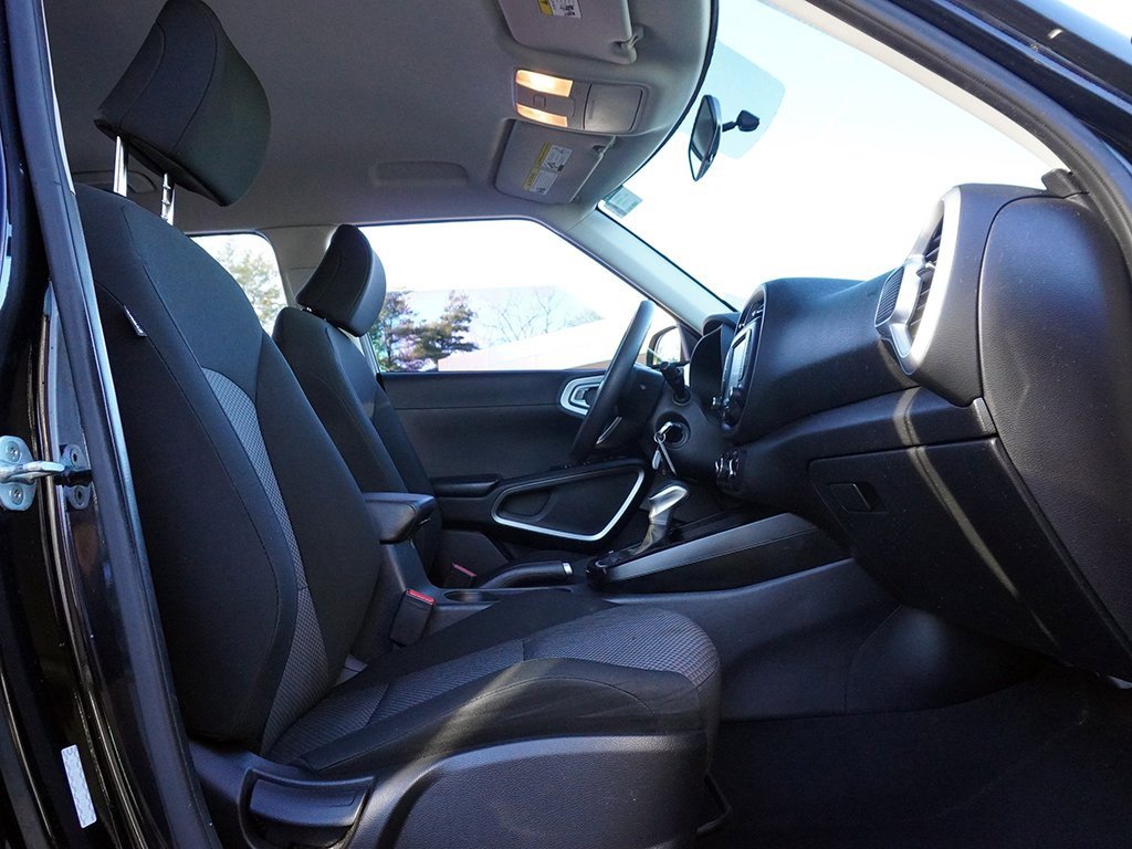 Used 2020 Kia Soul LX image 26