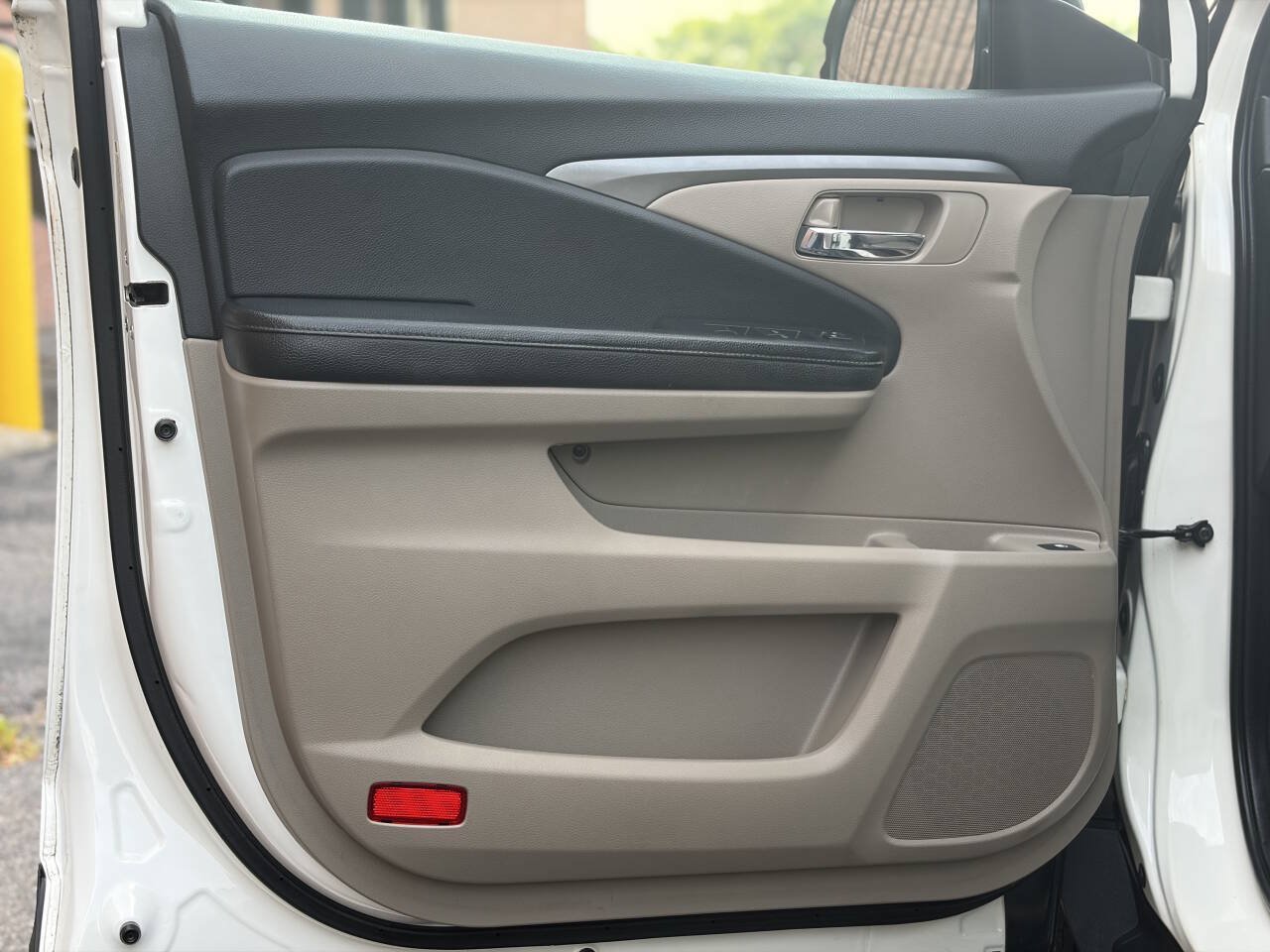 Used 2016 Honda Pilot LX image 11