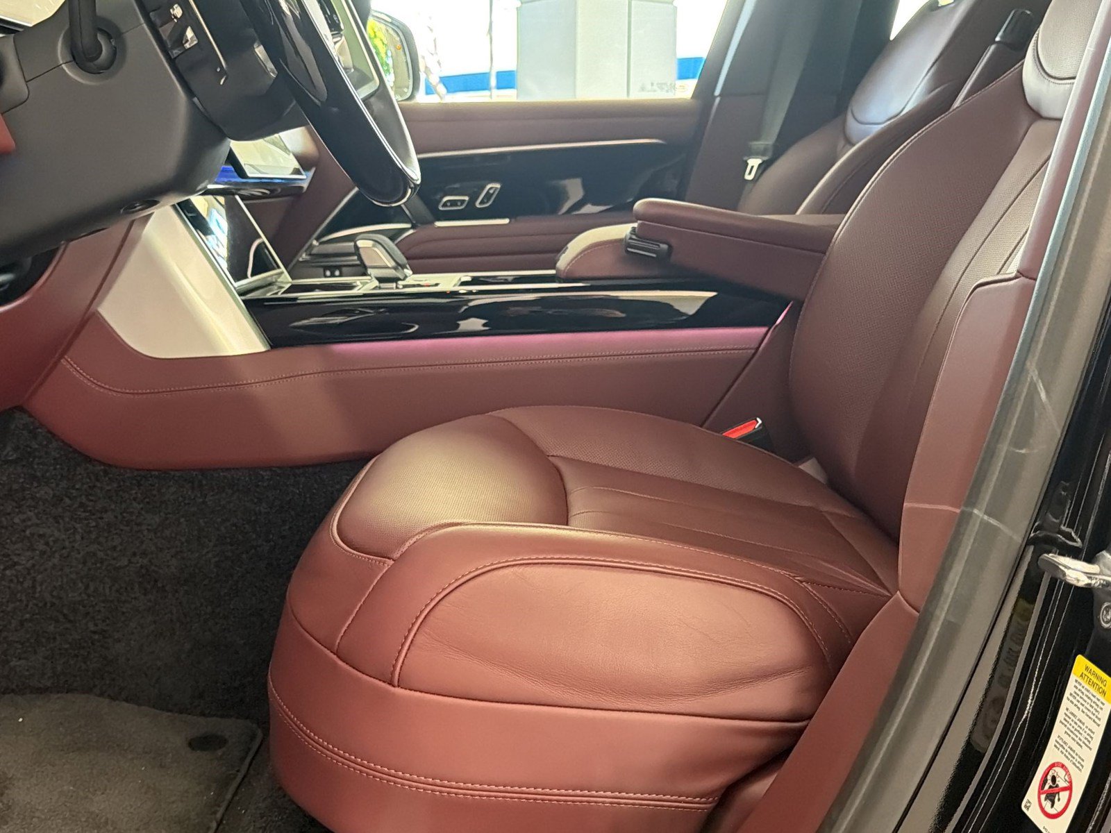 New 2026 Land Rover Range Rover Autobiography AWD/4WD image 4