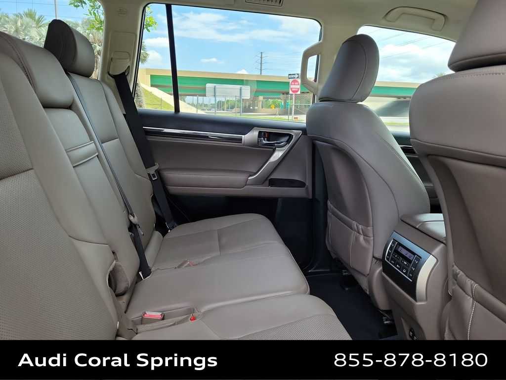 Used 2020 Lexus GX 460 Premium w/ Premium Package AWD/4WD image 13