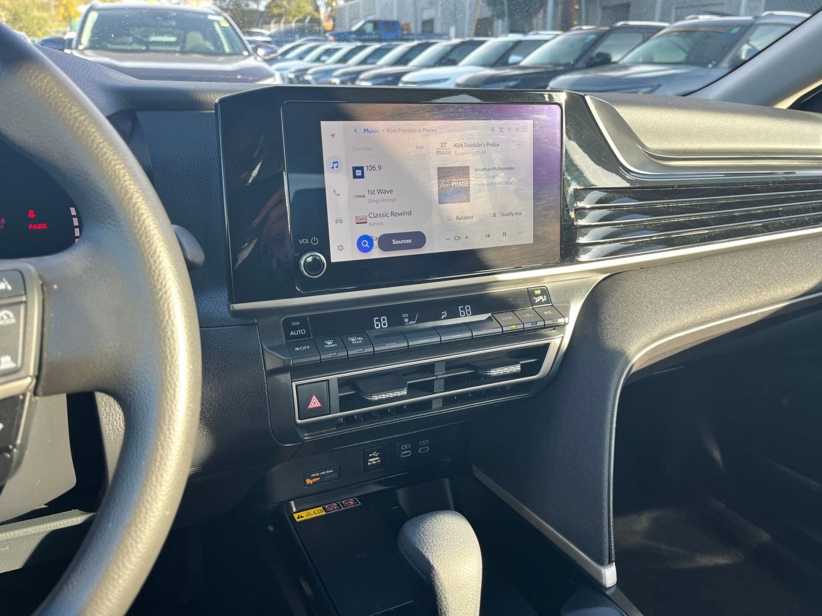 Used 2025 Toyota Camry LE image 18