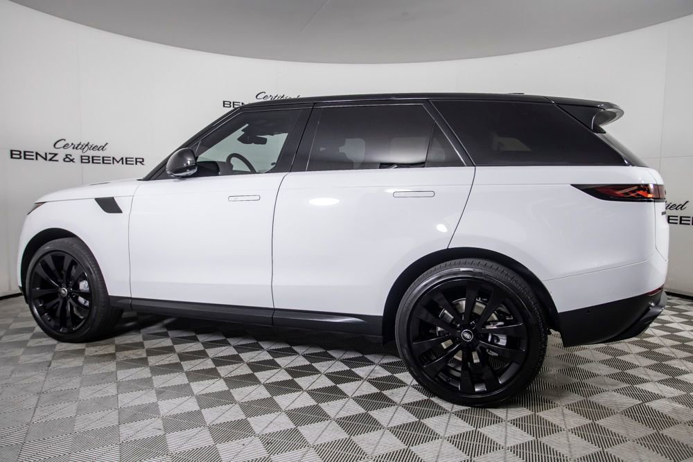 Used 2025 Land Rover Range Rover Sport SE AWD/4WD image 11