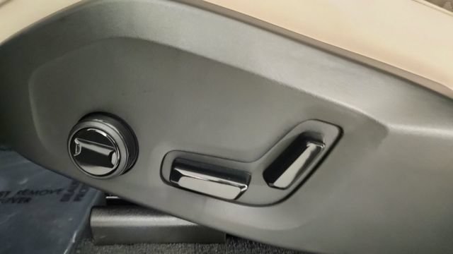 New 2026 Volvo XC90 B5 Plus AWD/4WD image 14