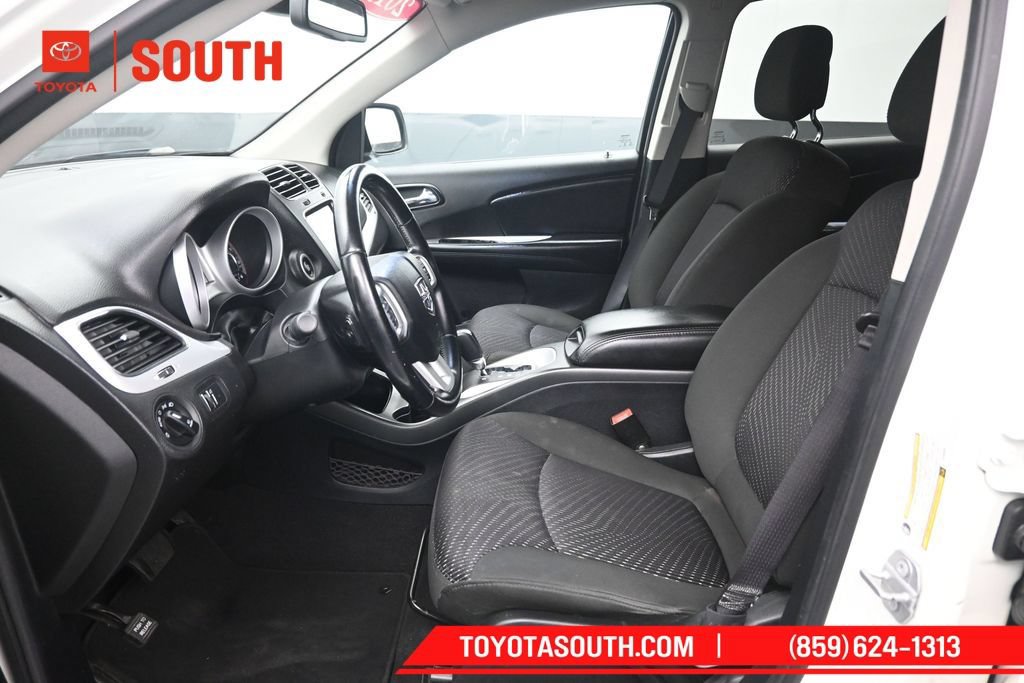 Used 2019 Dodge Journey SE FWD image 9