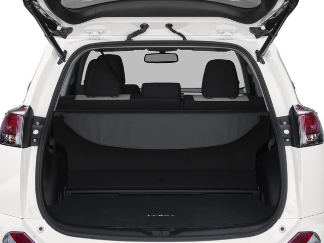 Used 2018 Toyota RAV4 XLE w/ Carpet Mat Package image 15