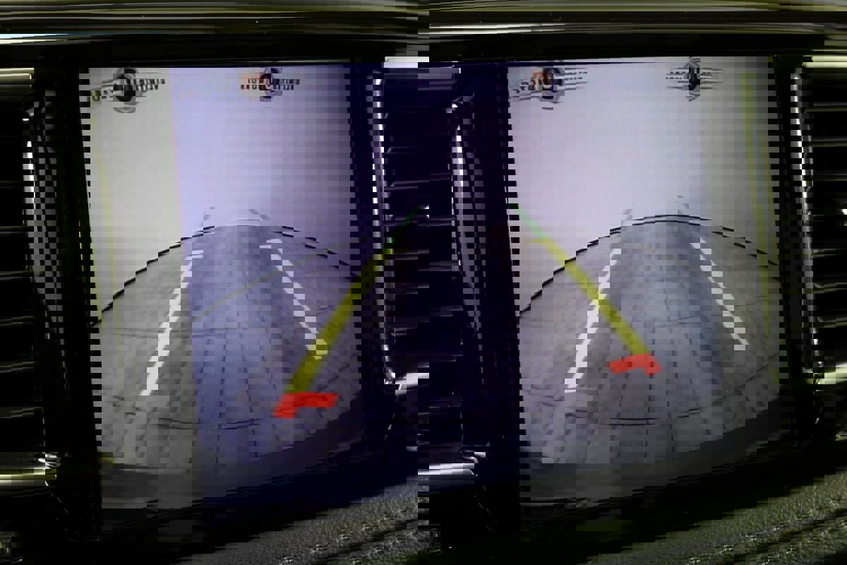 Used 2019 Chrysler Pacifica Limited image 7