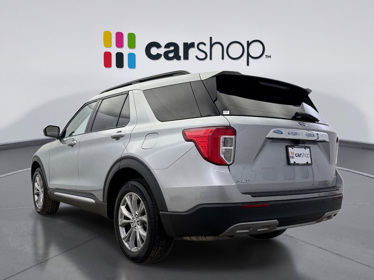 Used 2023 Ford Explorer XLT w/ Equipment Group 202A image 3