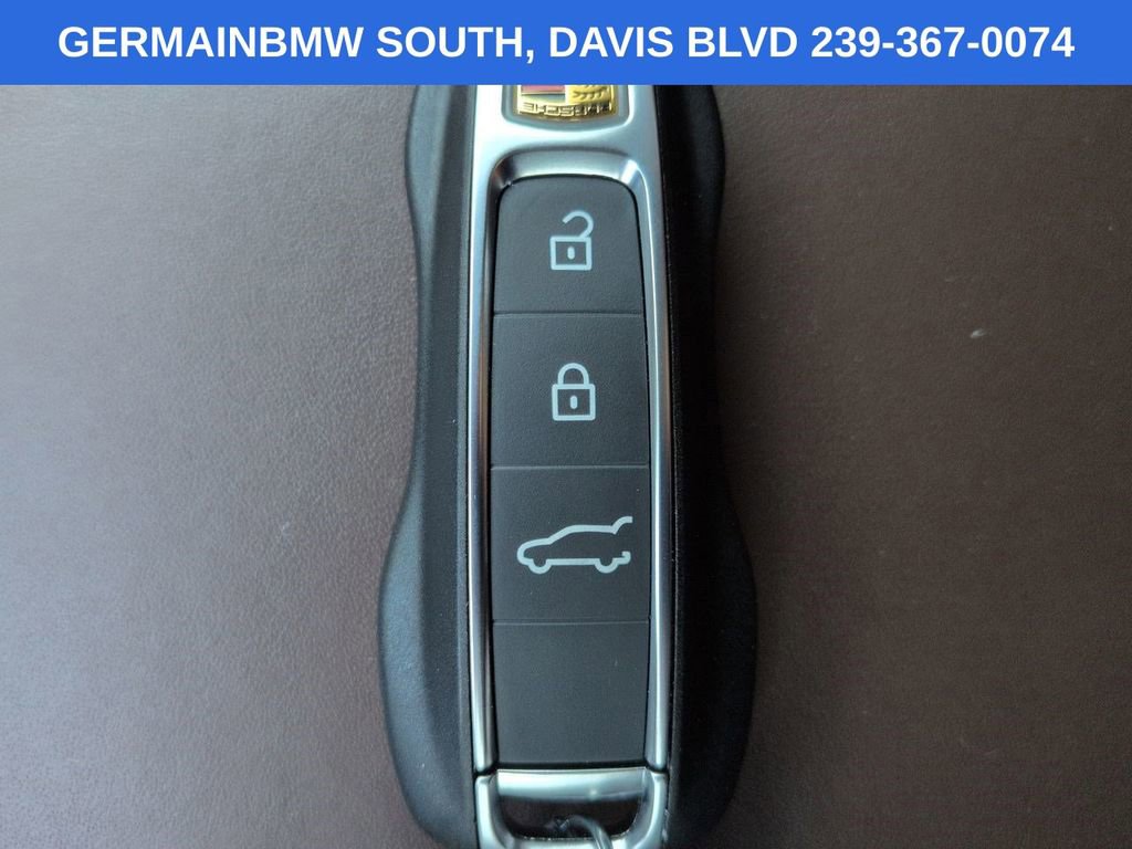 Used 2022 Porsche Cayenne GTS AWD/4WD image 31