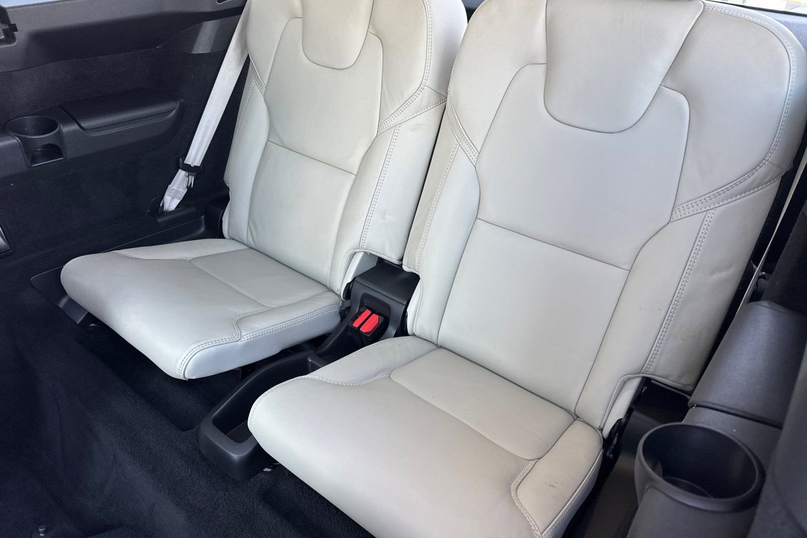 Used 2023 Volvo XC90 T8 Ultimate AWD/4WD image 16