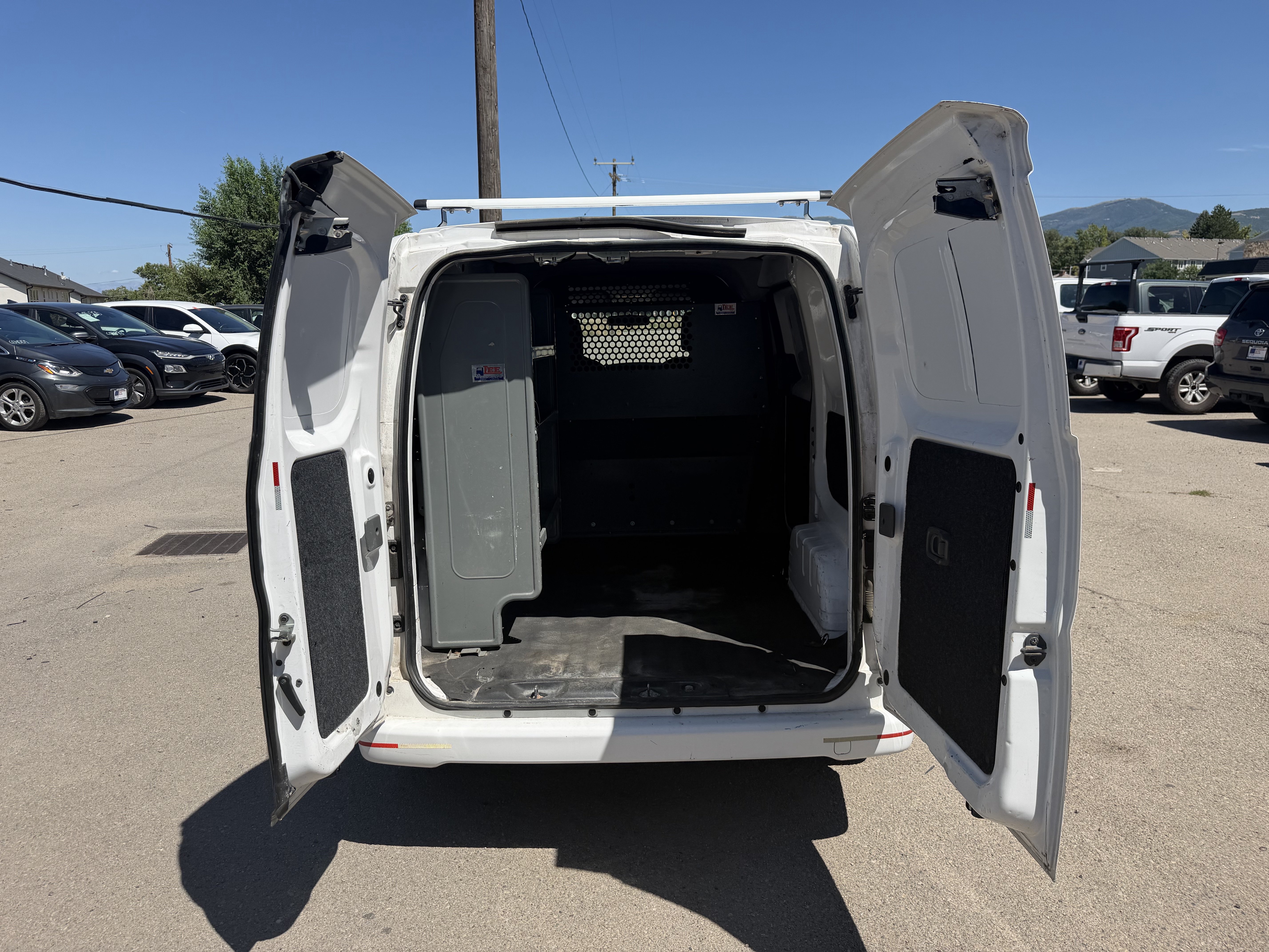 Used 2018 Nissan NV200 S FWD image 22