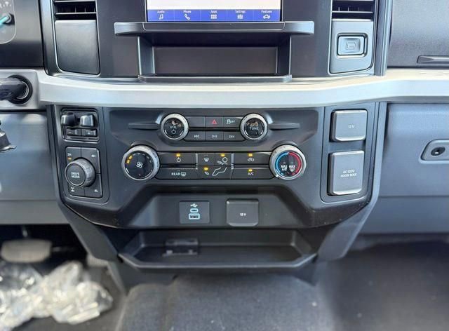 New 2026 Ford F250 XLT w/ FX4 Off-Road Package AWD/4WD image 23