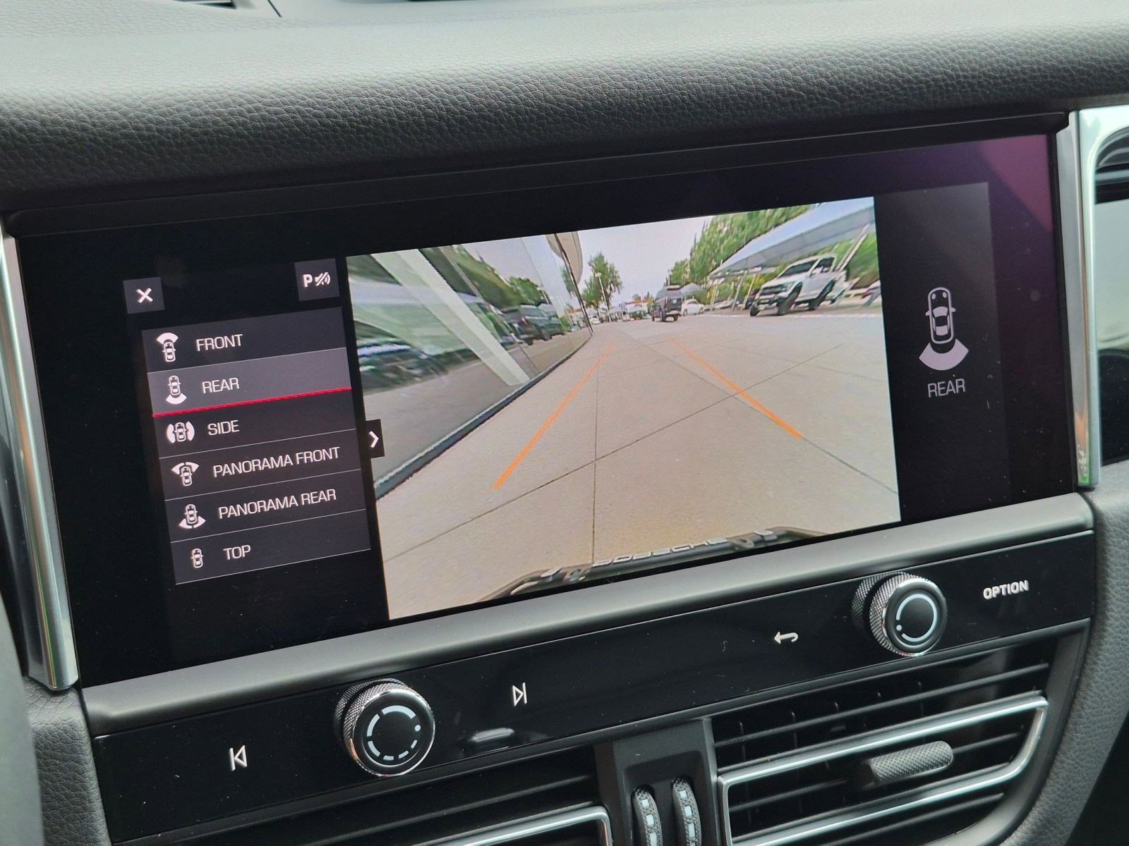 Certified 2026 Porsche Macan AWD/4WD image 19