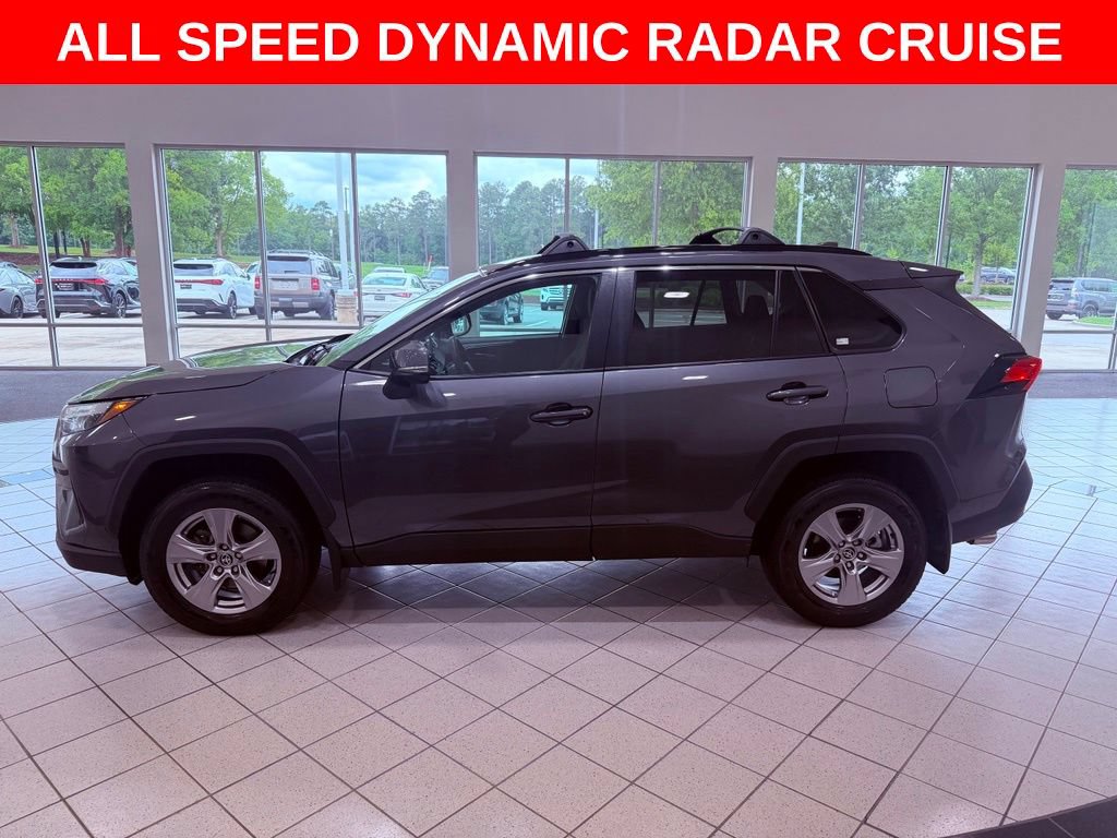 Used 2022 Toyota RAV4 XLE AWD/4WD image 4