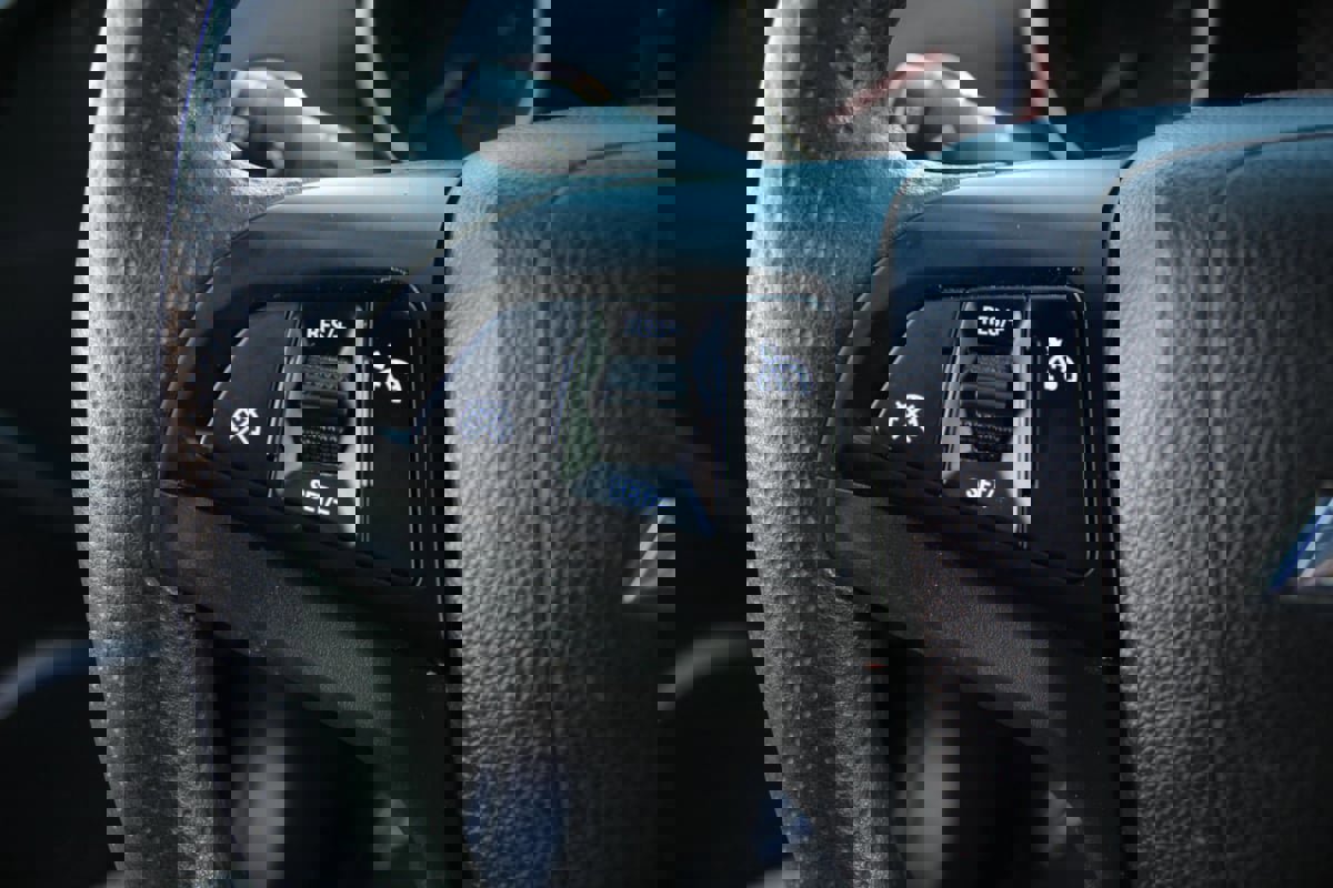 Used 2016 Chevrolet Cruze LT w/ Technology Package image 36