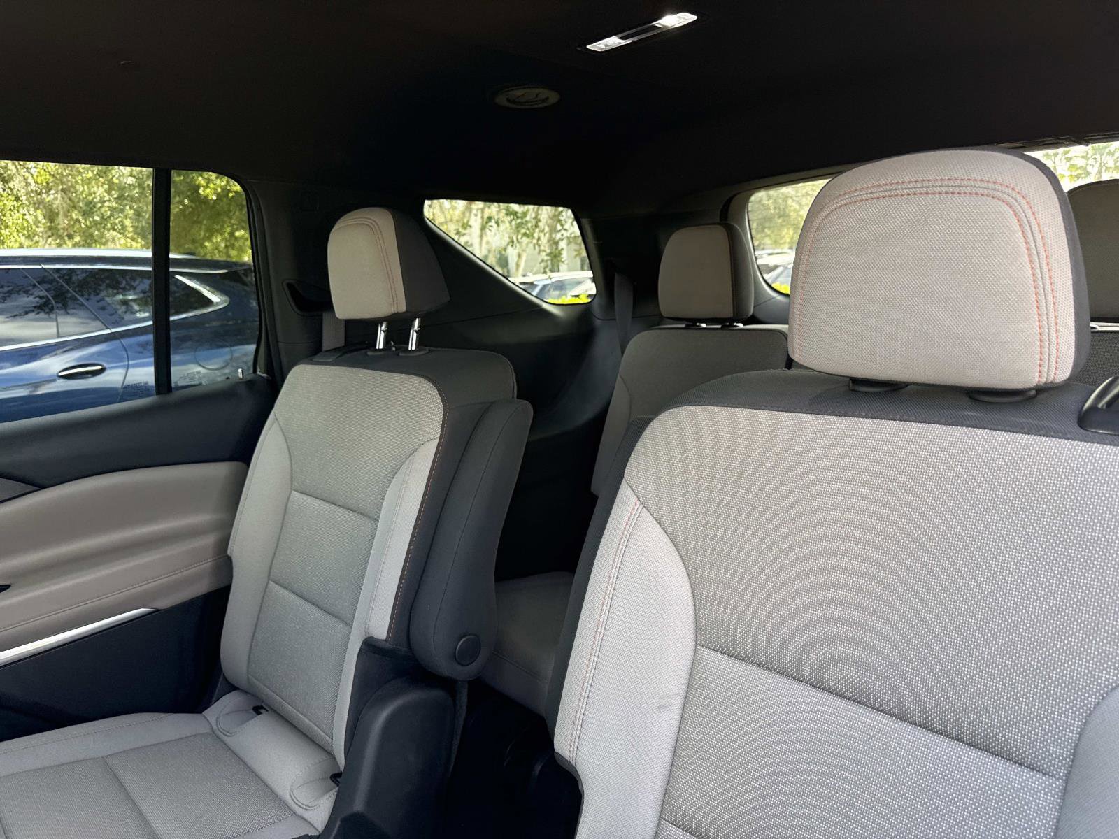 Used 2025 Chevrolet Traverse LT image 16