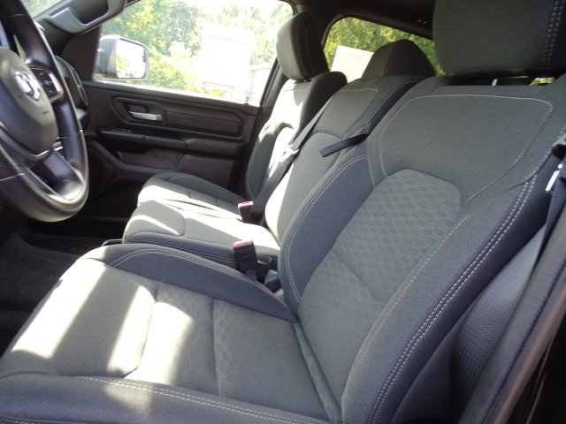 Used 2025 RAM 1500 Warlock AWD/4WD image 2