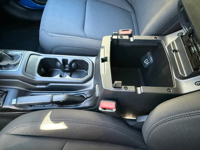 Used 2022 Jeep Wrangler Sport S image 29