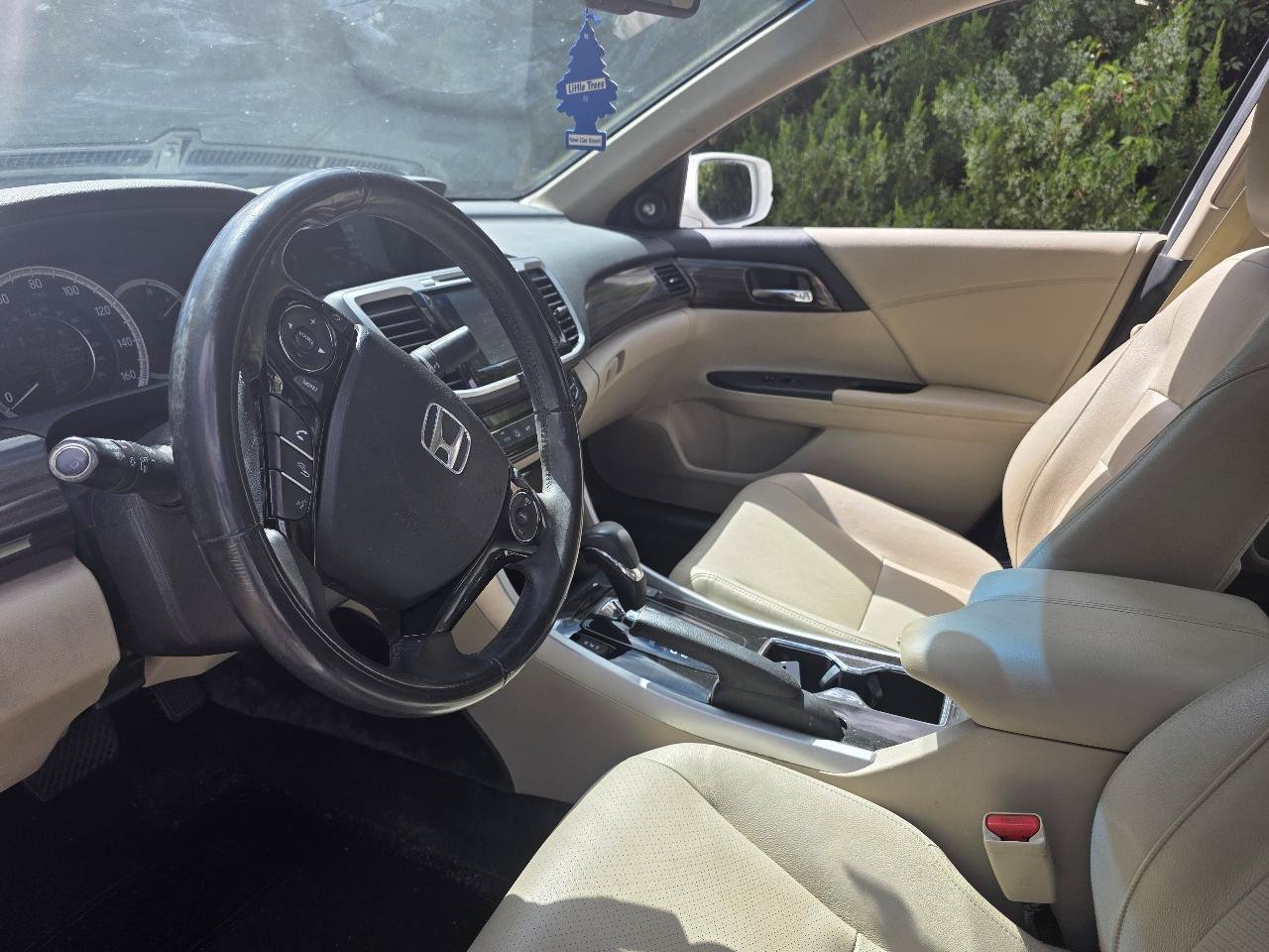 Used 2017 Honda Accord EX-L image 10
