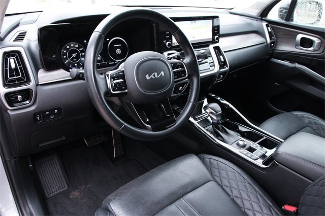 Used 2022 Kia Sorento SX Prestige image 9
