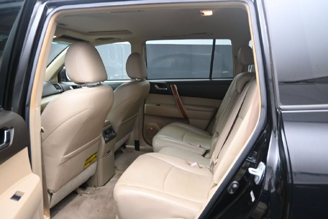 Used 2009 Toyota Highlander Limited w/ Extra Value Pkg 8 FWD image 23