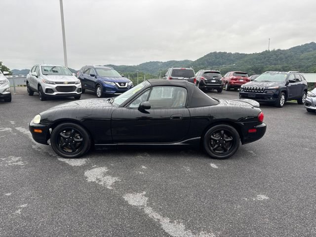 Used 1999 MAZDA MX-5 Miata RWD image 2