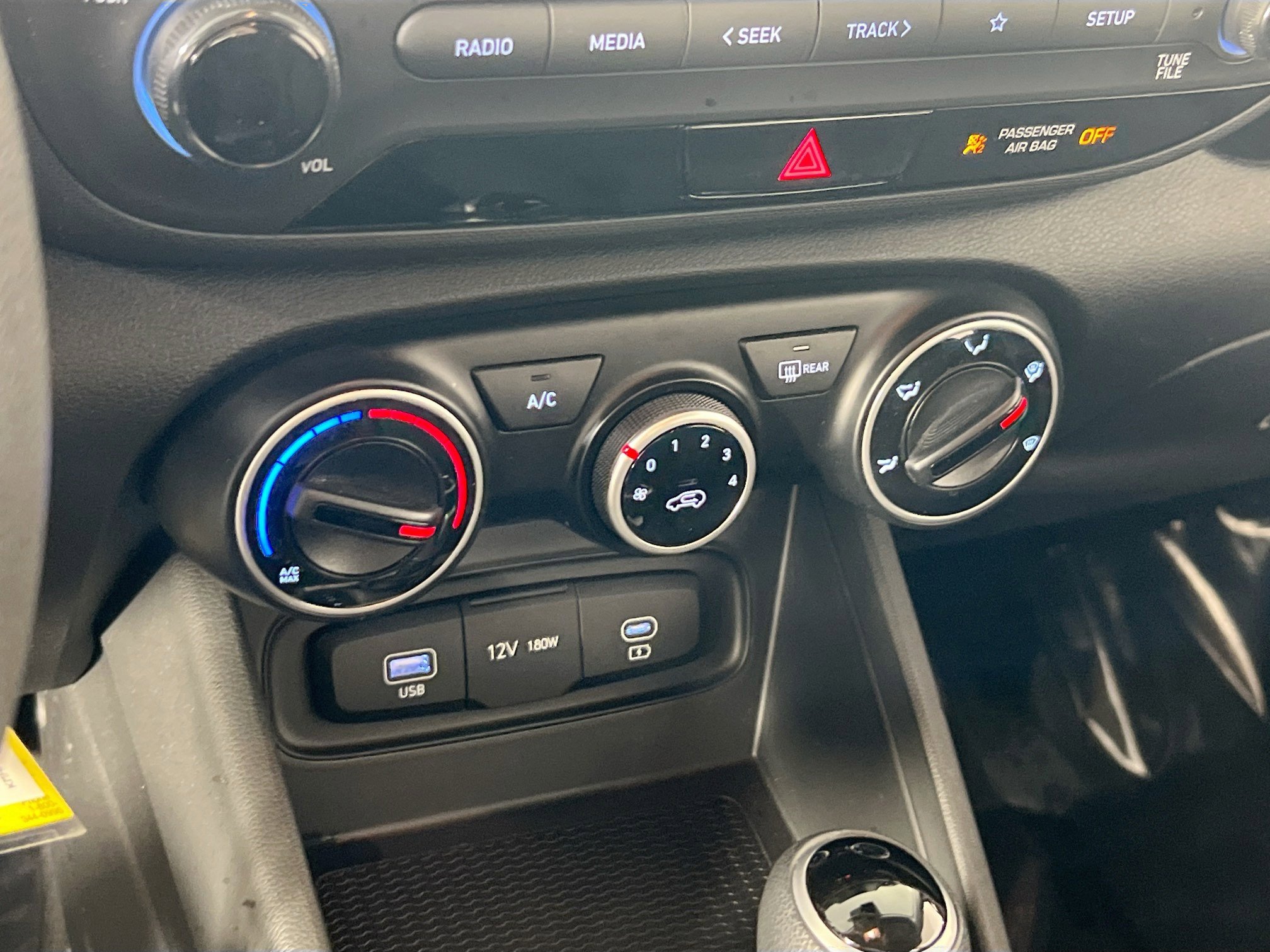 Used 2023 Hyundai Venue SE w/ Cargo Package image 15