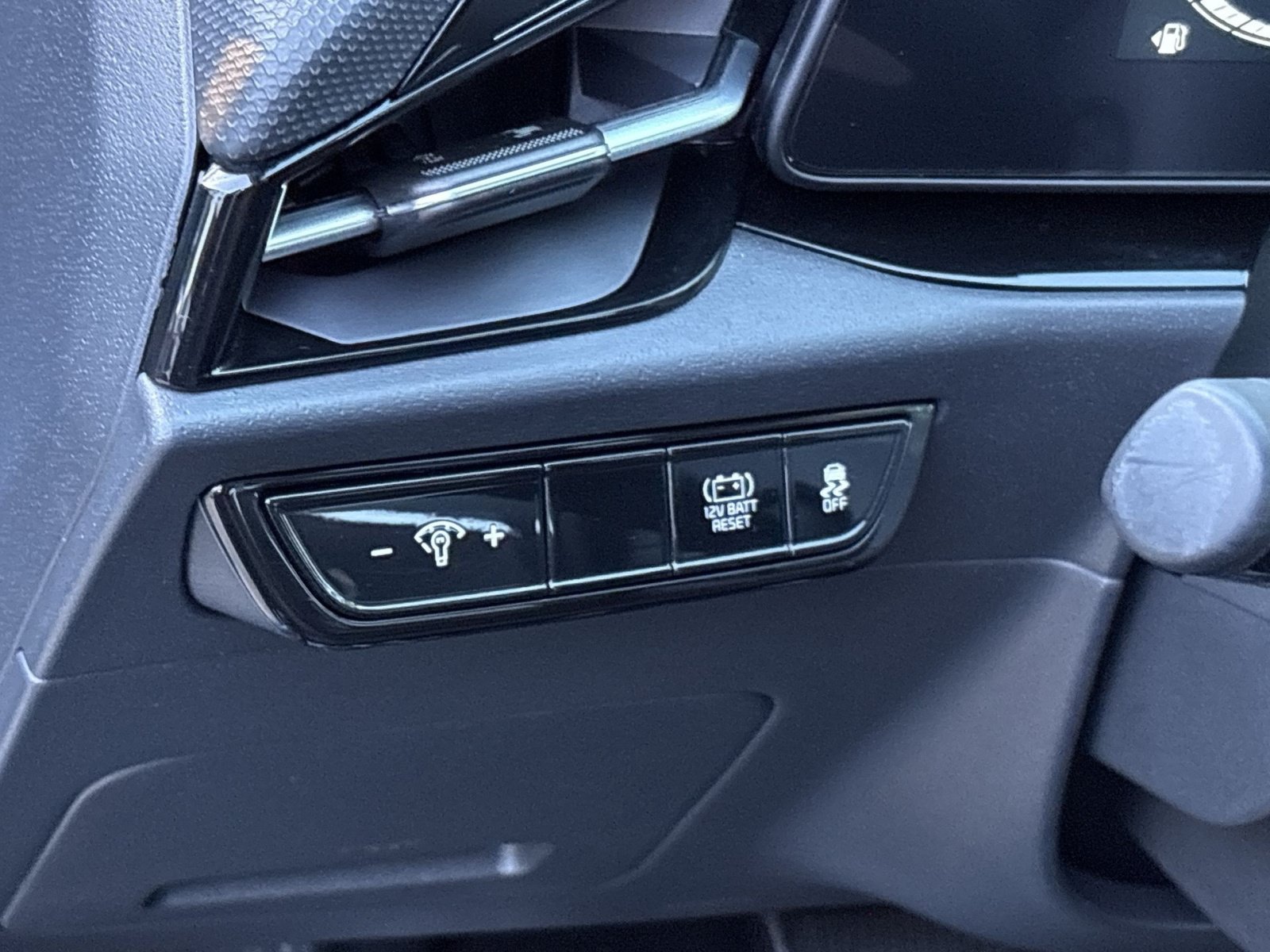 Used 2025 Kia Niro EX FWD image 21