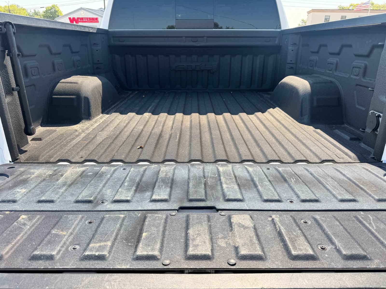 Used 2023 GMC Sierra 1500 AT4 w/ Technology Package AWD/4WD image 6