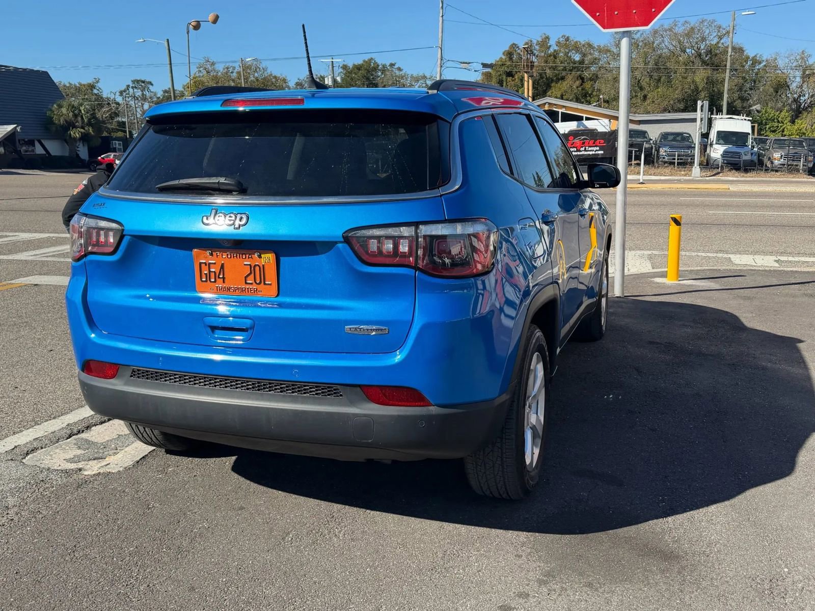 Used 2019 Jeep Compass Latitude FWD image 19