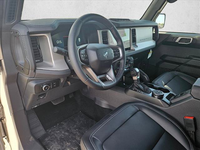 New 2026 Ford Bronco Outer Banks w/ Sasquatch Package AWD/4WD image 3