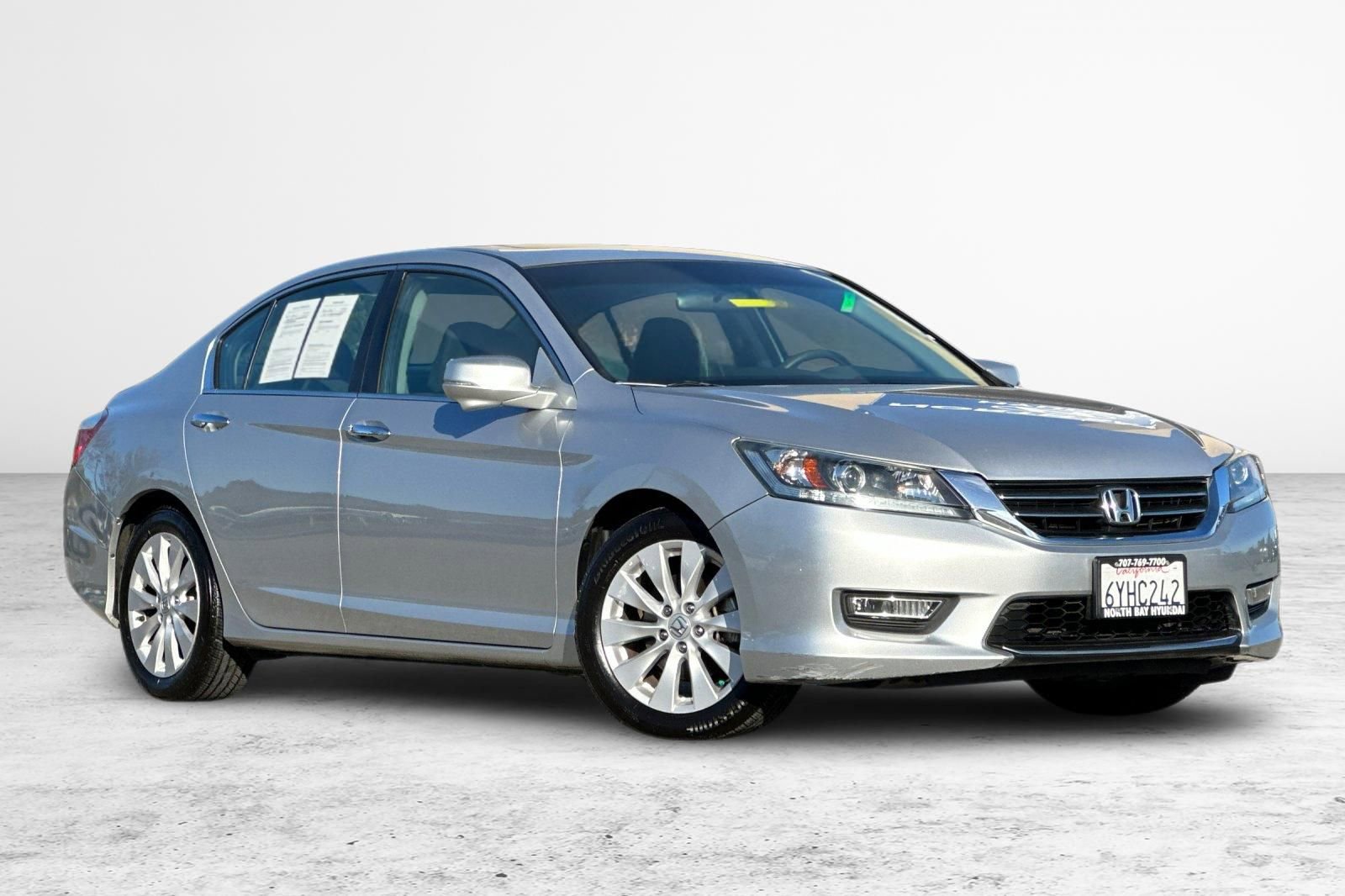 Used 2013 Honda Accord EX image 2
