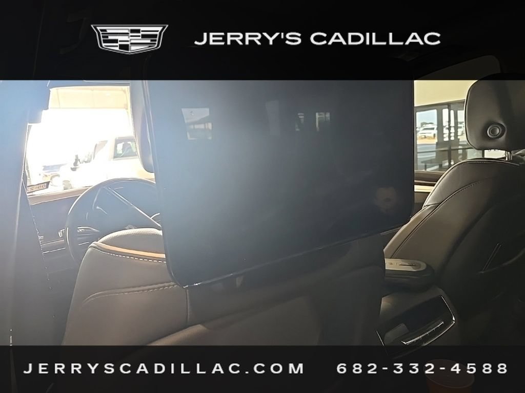 Used 2025 Cadillac Escalade ESV Sport Platinum w/ LPO, ONYX Package AWD/4WD image 9