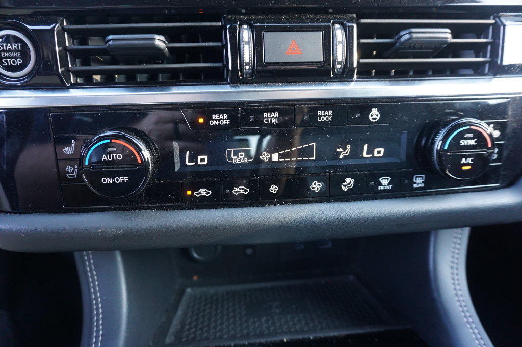Used 2024 Nissan Pathfinder Platinum FWD image 13