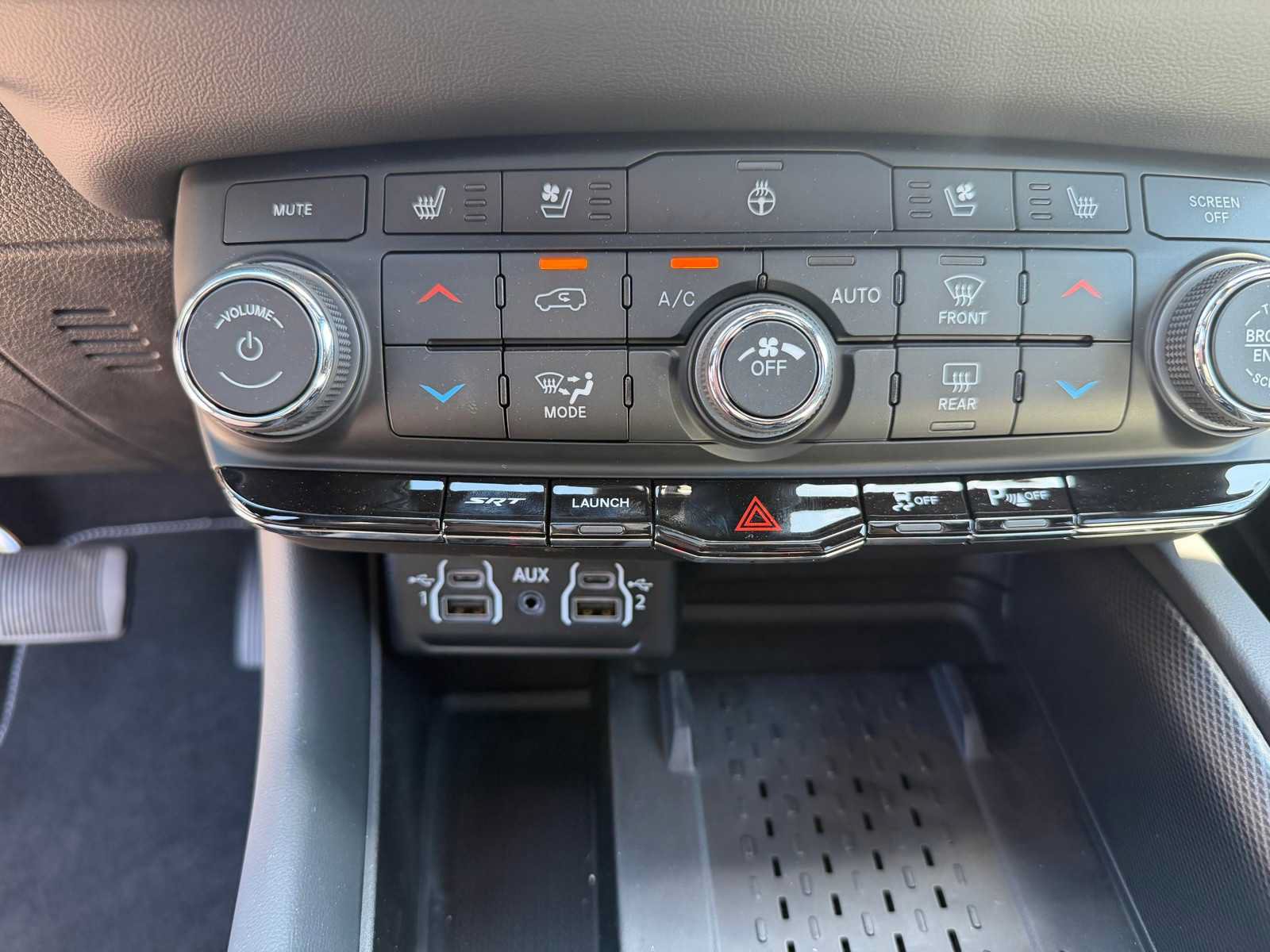 New 2026 Dodge Durango SRT Hellcat w/ 3rd Row Seating Group AWD/4WD image 36